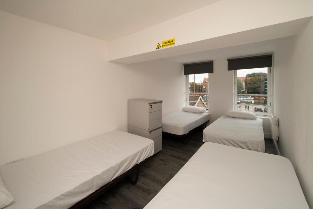 Harbourside Hostel Bristol Exterior foto